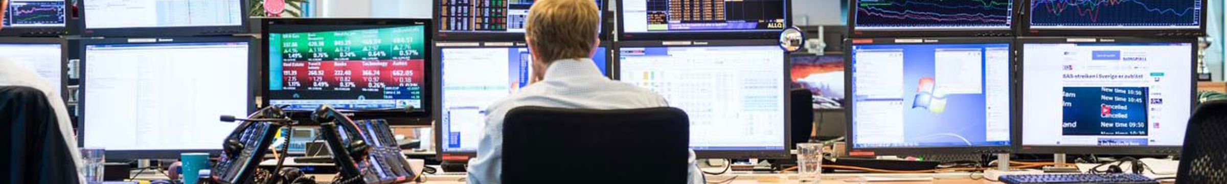 Man sitting in front of an energy hedging desk