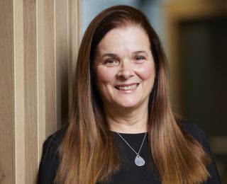 Headshot of Mandy Frost