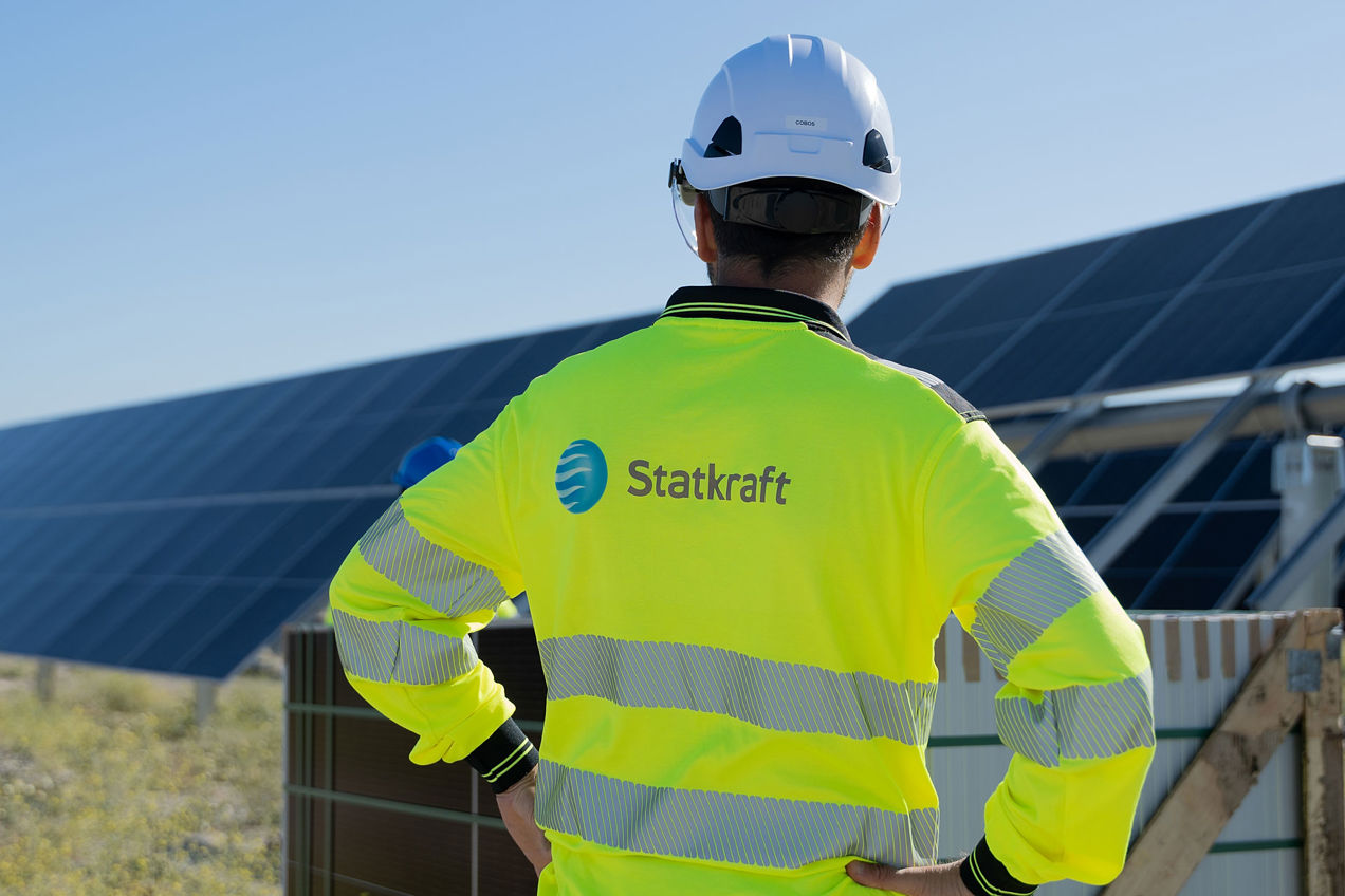 Statkraft employee at solar farm